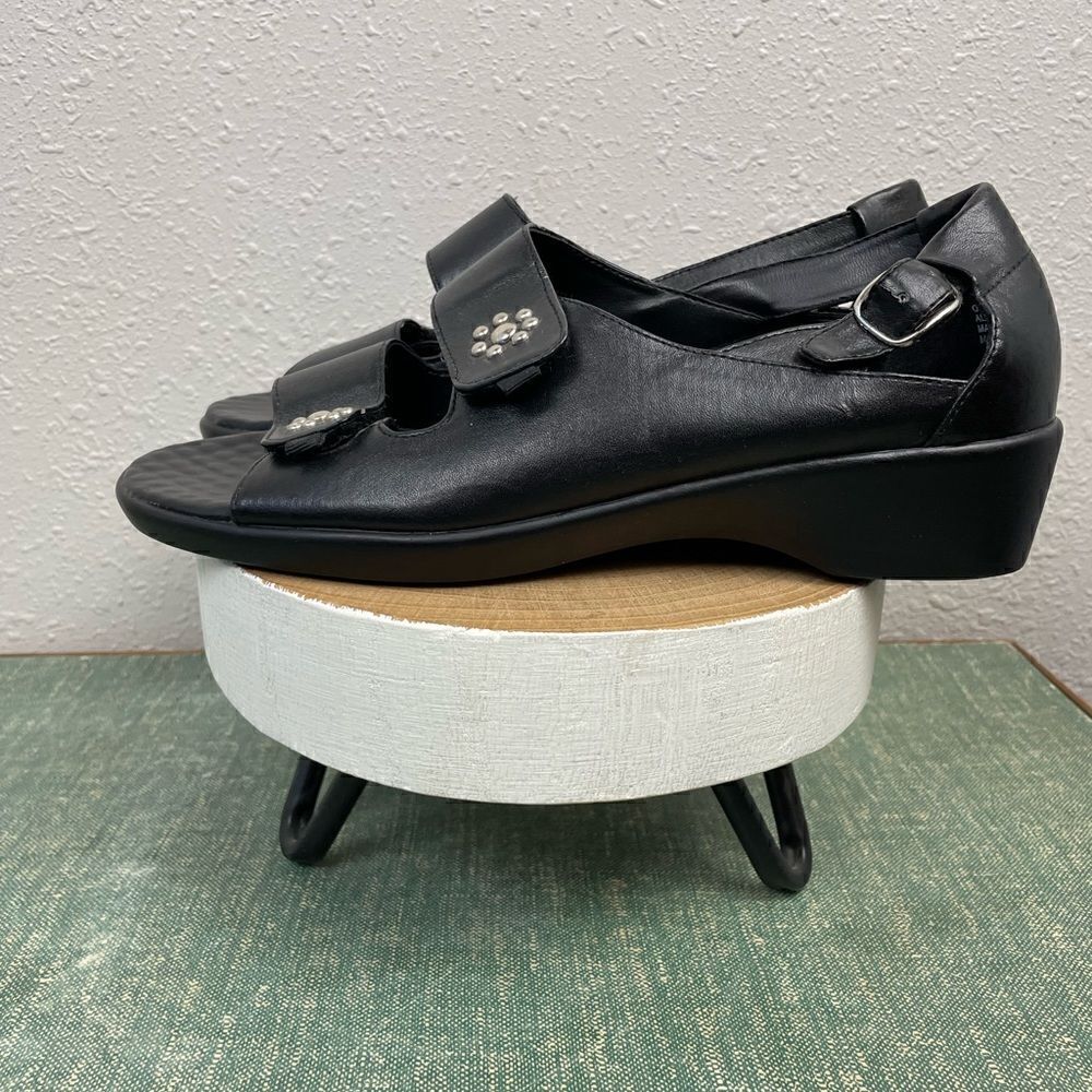 Comfort Well Black Buckled Open Toe Sandals Size 9M